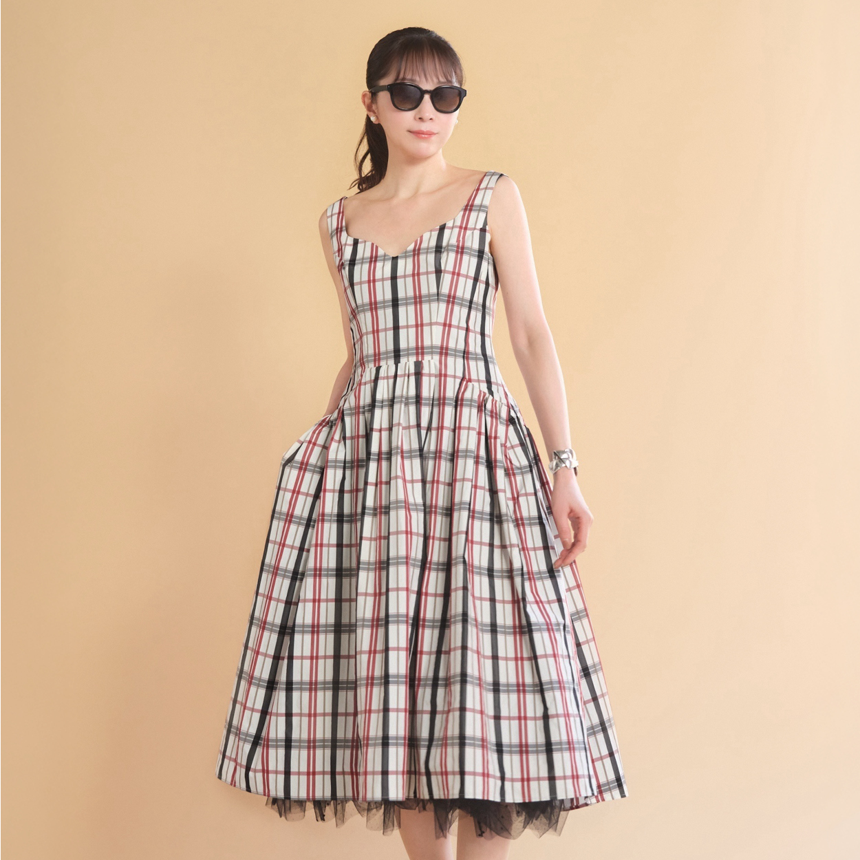 Dress “Dramatic Shape Check”