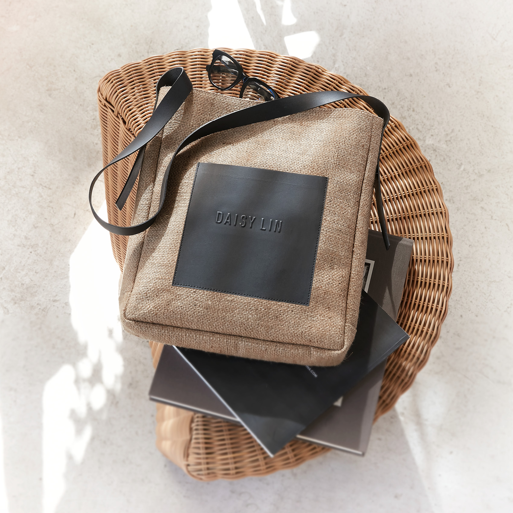 DAISY LIN | Official website and Online Boutique / POUCHE