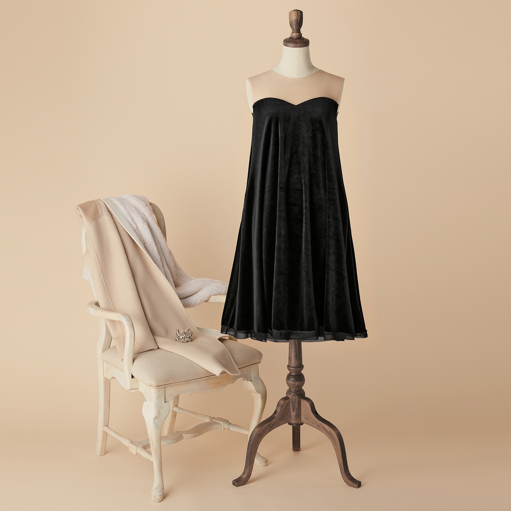 Dress “Velour Swing” Comeback！