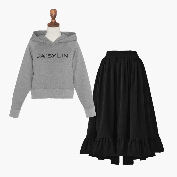 DL Stylish Parka (Gray) & Daisy Frill Skirt (Black)