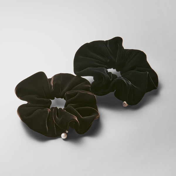 Daisy Chou Chou Elegant Size 2個セット パール・DLロゴシェル (Velvet Black + Dark Brown)