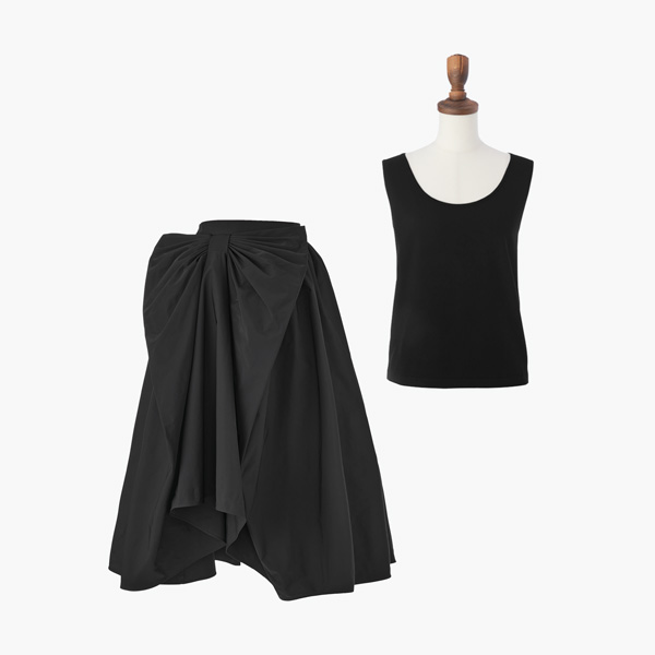 Skirt "Princess Flare" (Black Black) & 知的デコルテ タンクトップ (Black Black)