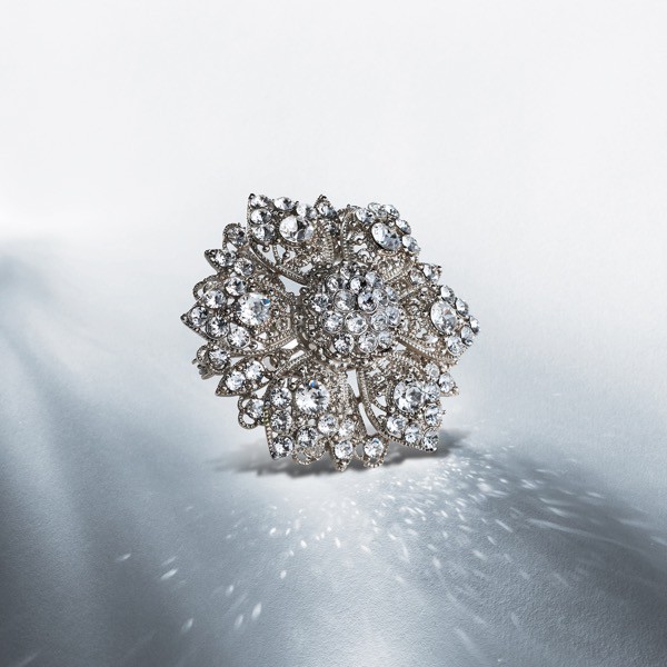 Brooch “Diamond Camellia”