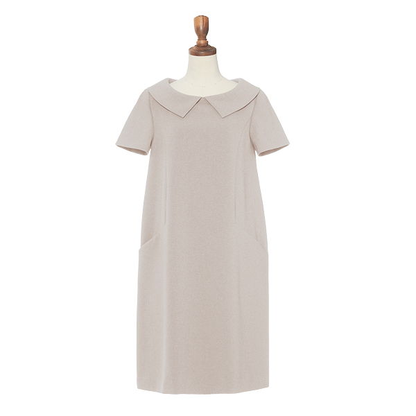 未使用品♡ FOXEYフォクシー DAISY LIN知的デコルテスクエアトップ DAISY LIN | Official website and Online Boutique / DRESS