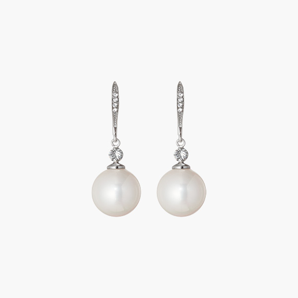 ピアス "Pearl Drops" (Pearl White)